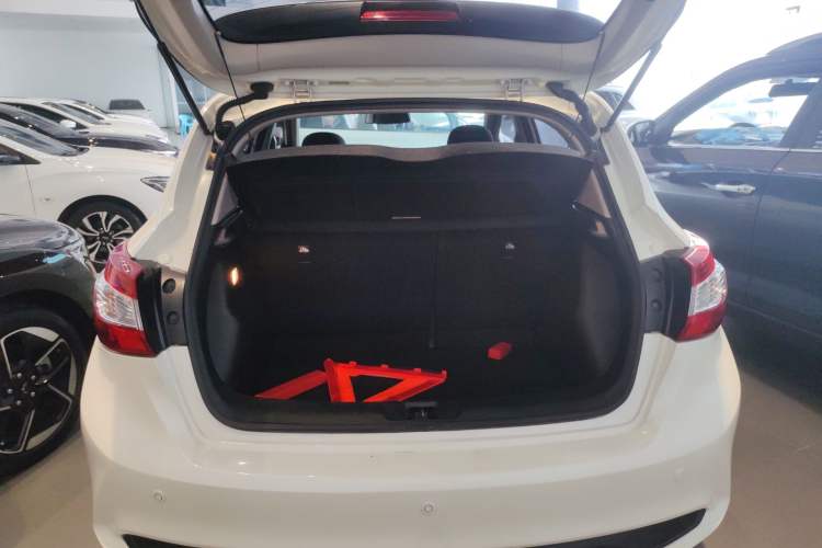 Used Nissan Tiida 2016 1.6L CVT Cool Dynamic Edition Trunk