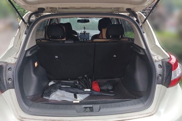 Used Nissan Tiida 2016 1.6L CVT Cool Dynamic Edition Trunk
