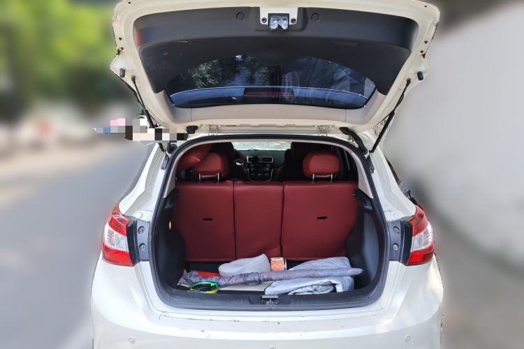 Used Nissan Tiida 2016 1.6L CVT Cool Dynamic Edition Trunk