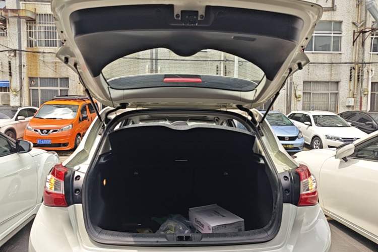 Used Nissan Tiida 2016 1.6L CVT Cool Dynamic Edition Trunk