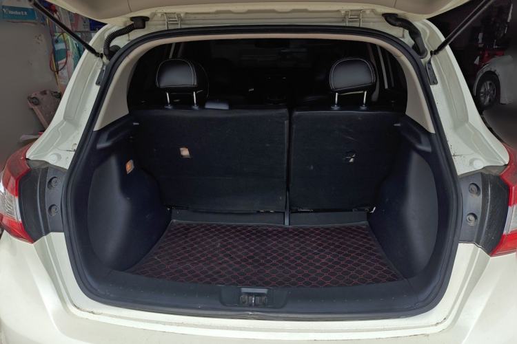 Used Nissan Tiida 2016 1.6L CVT Cool Dynamic Edition Trunk