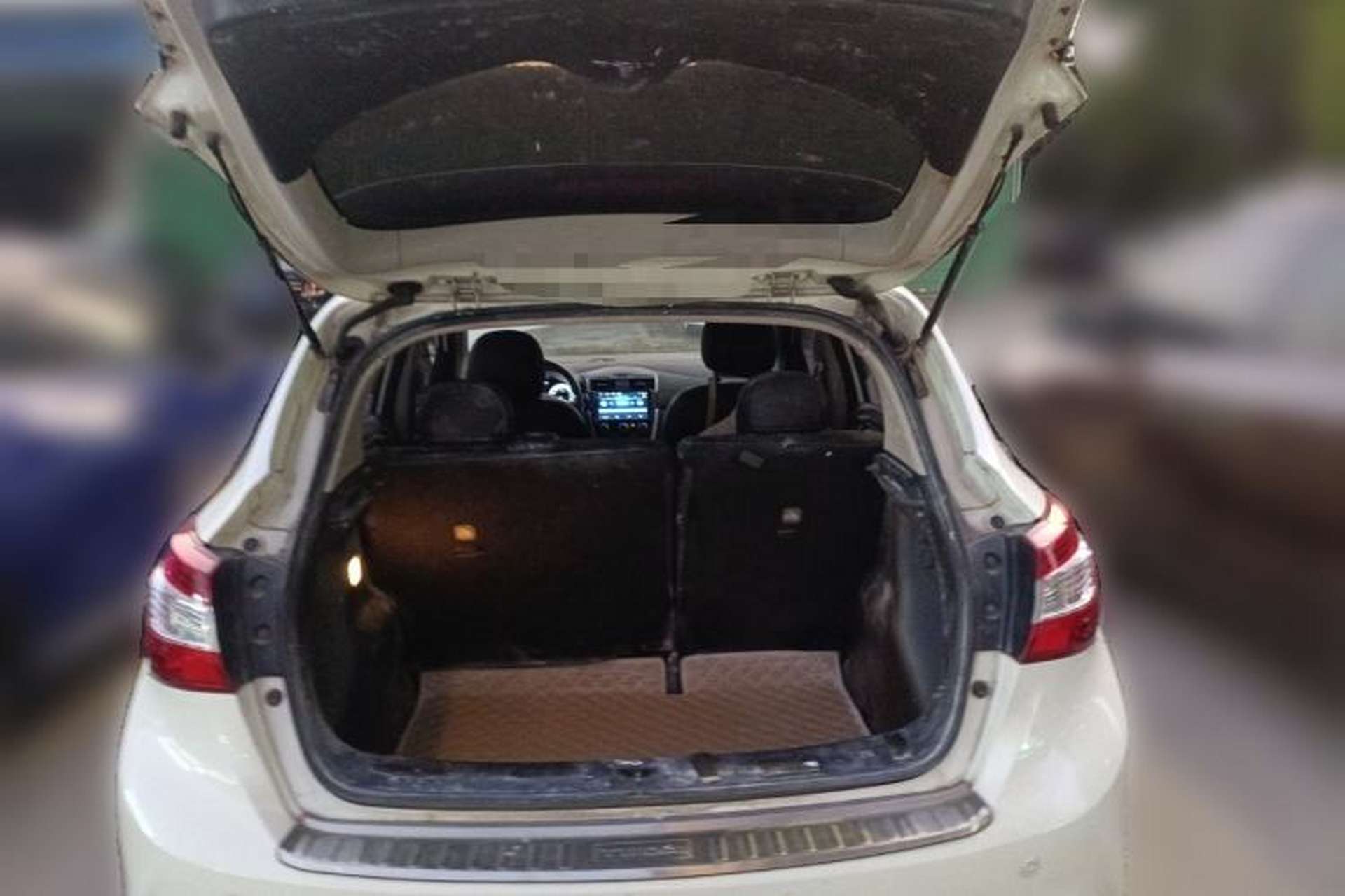 Used Nissan Tiida 2016 1.6L CVT Cool Dynamic Edition Trunk