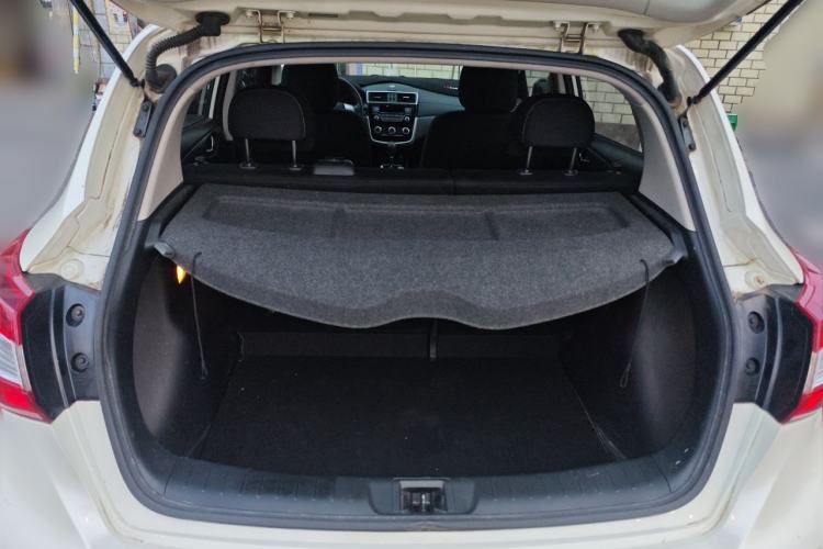 Used Nissan Tiida 2016 1.6L CVT Cool Dynamic Edition Trunk