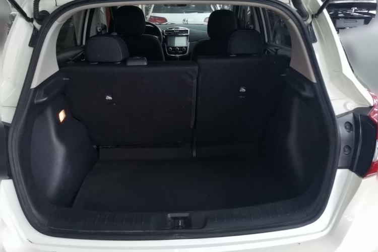 Used Nissan Tiida 2016 1.6L CVT Cool Dynamic Edition Trunk