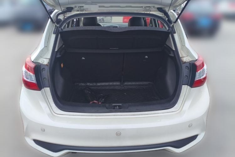 Used Nissan Tiida 2016 1.6L CVT Cool Dynamic Edition Trunk