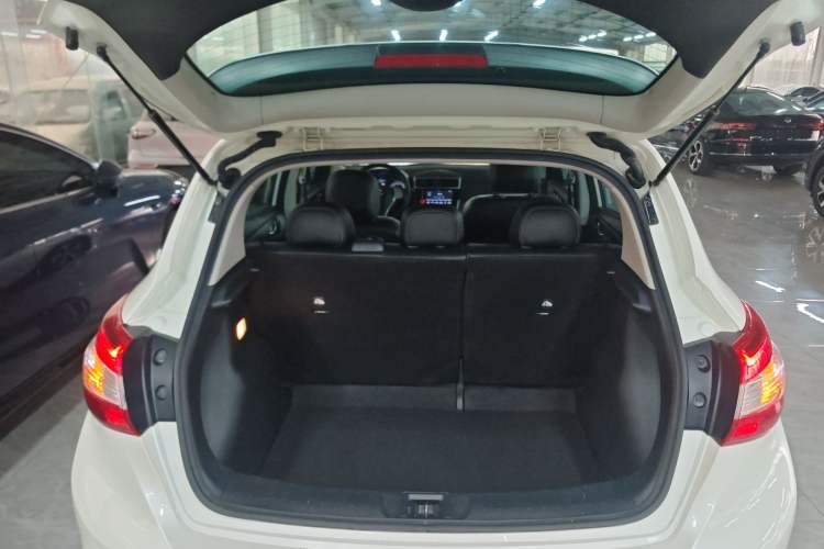 Used Nissan Tiida 2016 1.6L CVT Smart Drive Edition Trunk