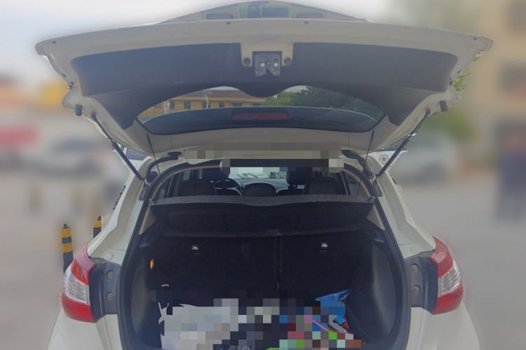 Used Nissan Tiida 2016 1.6L CVT ZhiZun Edition Trunk