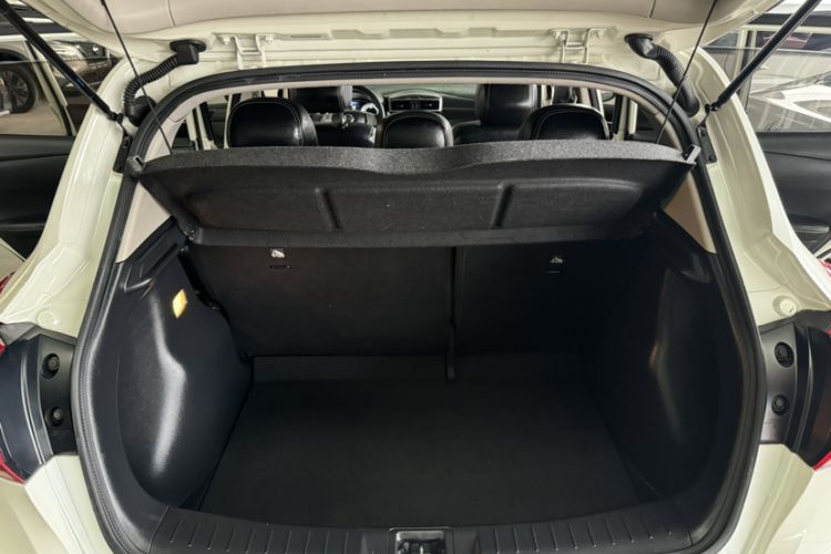 Used Nissan Tiida 2016 1.6L CVT Cool Dynamic Edition Trunk