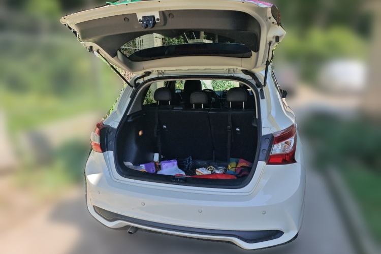 Used Nissan Tiida 2016 1.6L CVT ZhiZun Edition Trunk