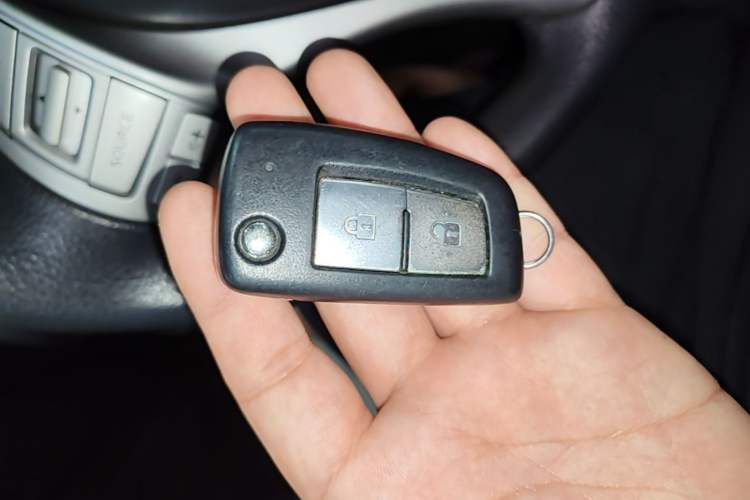 Used Nissan Tiida 2016 1.6L CVT Cool Dynamic Edition Vehicle Key
