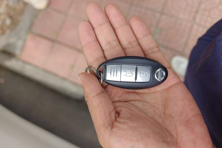 Used Nissan Tiida 2016 1.6L CVT Smart Drive Edition Vehicle Key