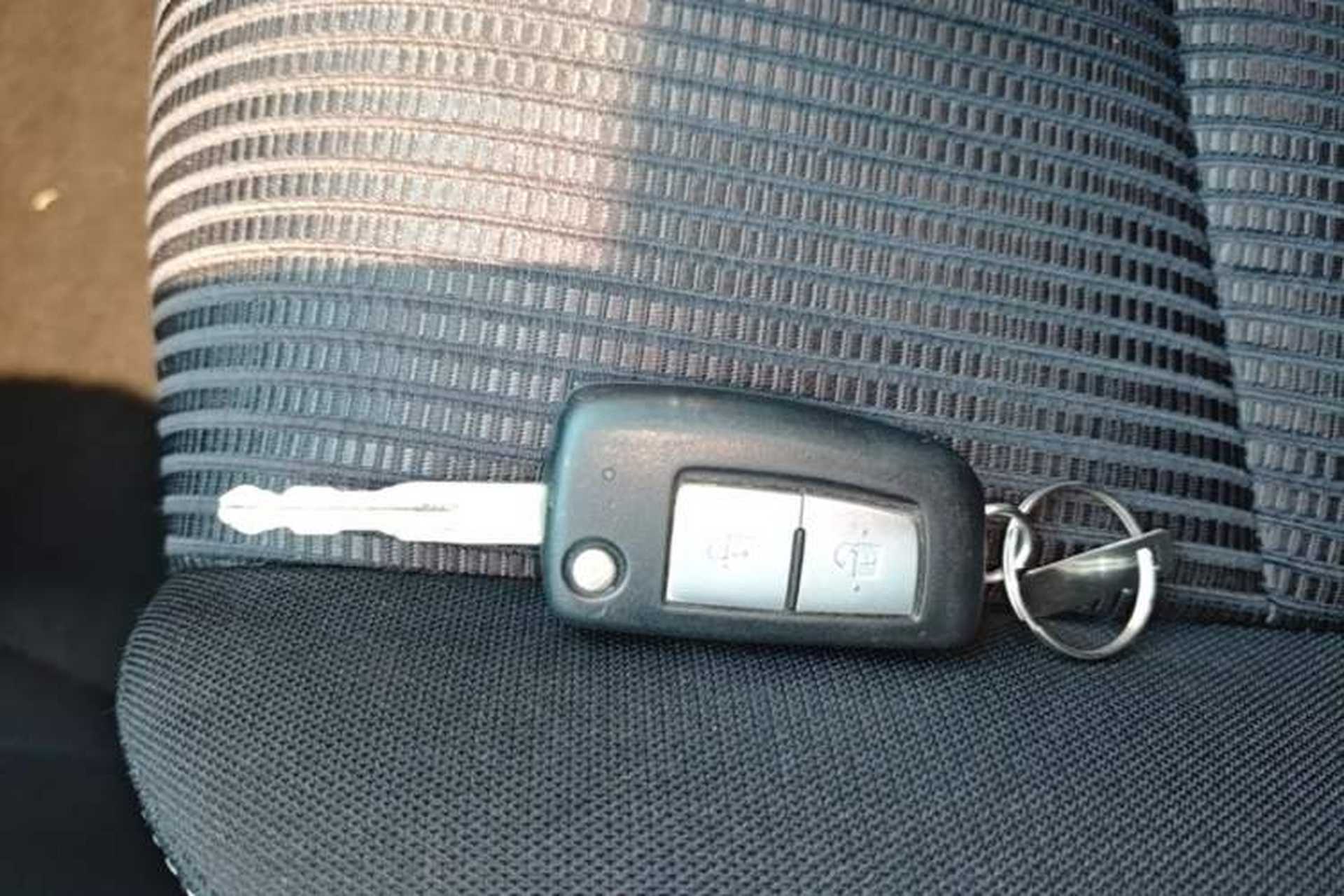 Used Nissan Tiida 2016 1.6L CVT Cool Dynamic Edition Vehicle Key