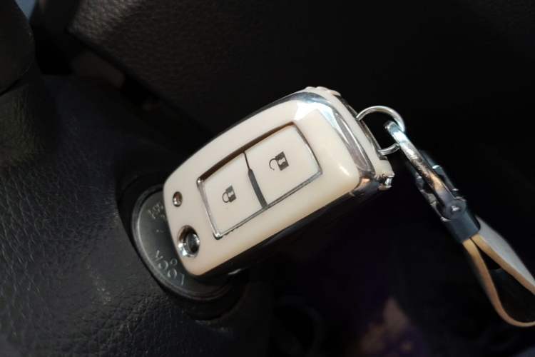 Used Nissan Tiida 2016 1.6L CVT Cool Dynamic Edition Vehicle Key