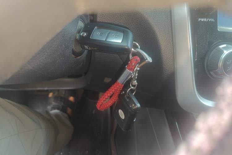 Used Nissan Tiida 2016 1.6L CVT Cool Dynamic Edition Vehicle Key