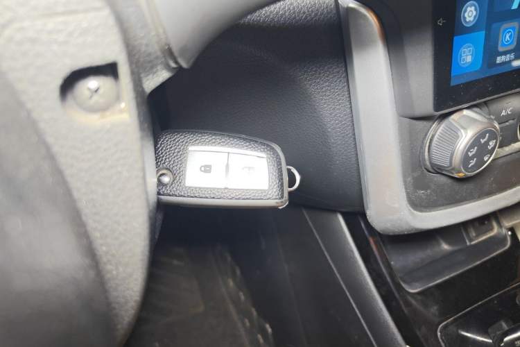 Used Nissan Tiida 2016 1.6L CVT Cool Dynamic Edition Vehicle Key