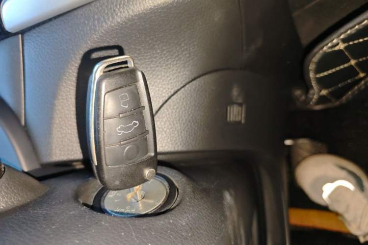 Used Nissan Tiida 2016 1.6L CVT Cool Dynamic Edition Vehicle Key