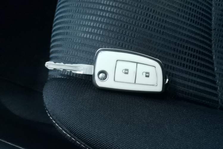 Used Nissan Tiida 2016 1.6L CVT Cool Dynamic Edition Vehicle Key