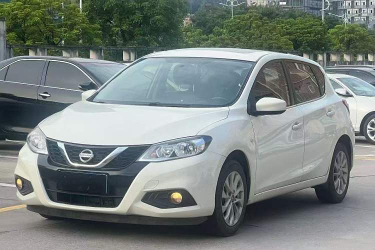 Nissan Tiida 2016 1.6L CVT Cool Dynamic Edition مستعملة Guazi used car, China used car export, Used car for sale, Used  cars, Cheapest cars for sale