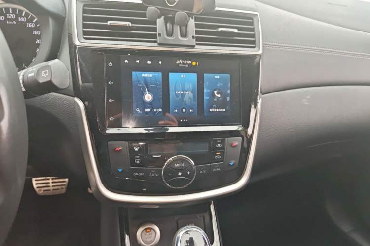 Used Nissan Tiida 2016 1.6L CVT ZhiZun Edition Audio And AC Panel