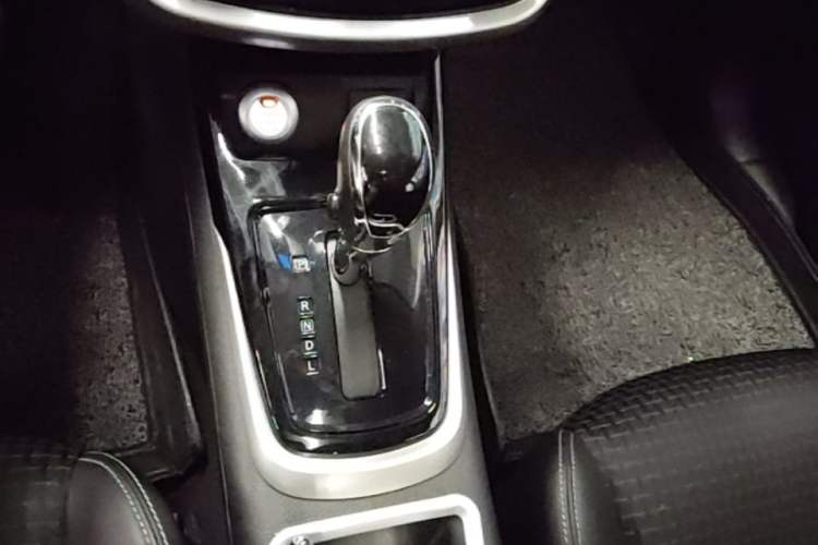 Used Nissan Tiida 2016 1.6L CVT Smart Drive Edition Gear Lever