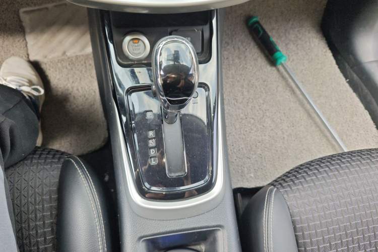 Used Nissan Tiida 2016 1.6L CVT Smart Drive Edition Gear Lever