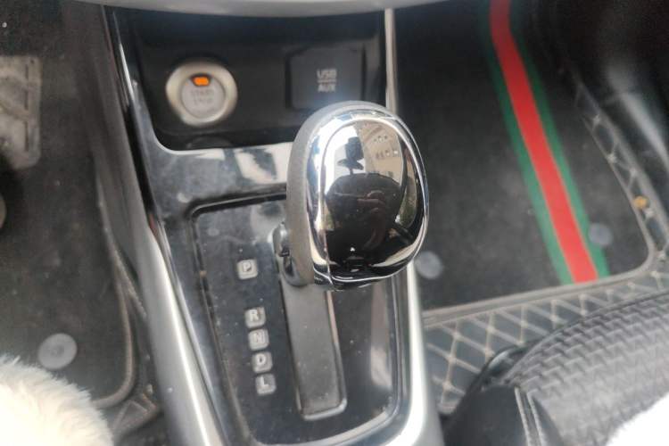 Used Nissan Tiida 2016 1.6L CVT Smart Drive Edition Gear Lever