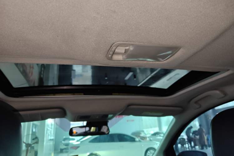 Used Nissan Tiida 2016 1.6L CVT Smart Drive Edition Headliner