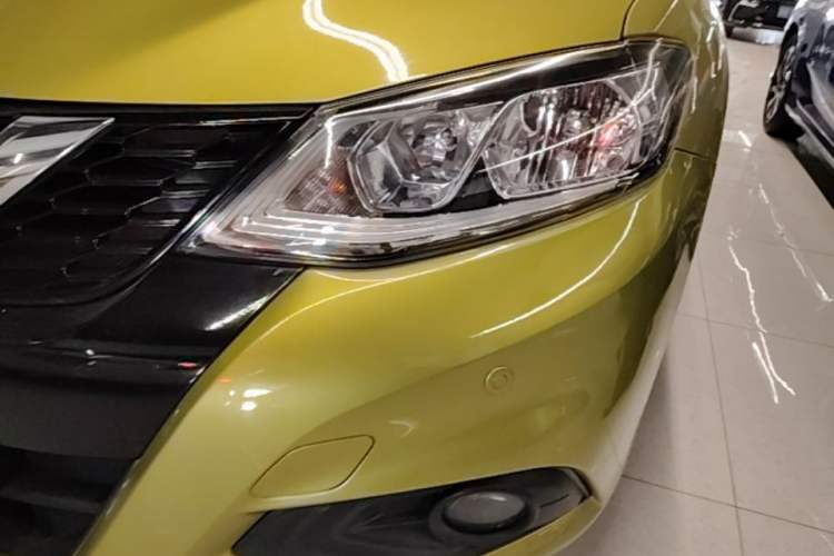 Used Nissan Tiida 2016 1.6L CVT Smart Drive Edition Left Front Headlight
