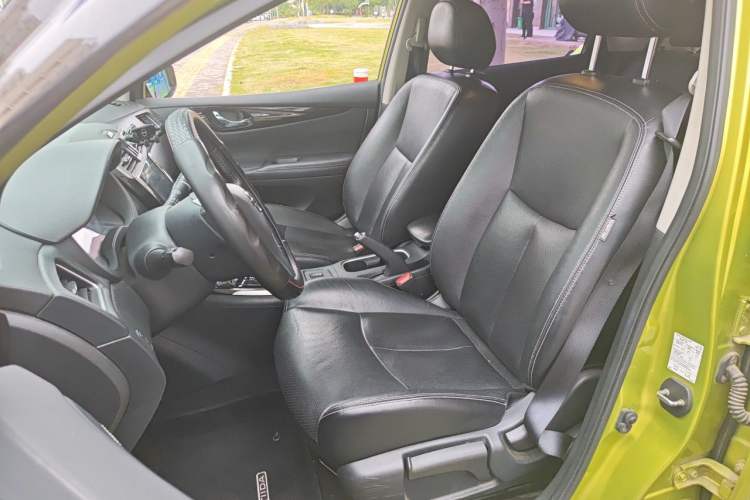 Used Nissan Tiida 2016 1.6L CVT ZhiZun Edition Left Front Seat