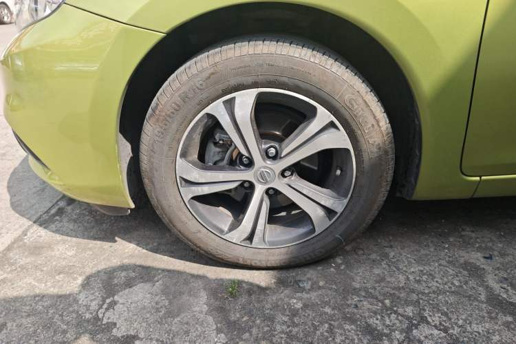 Used Nissan Tiida 2016 1.6L CVT Smart Drive Edition Left Front Wheel Hub