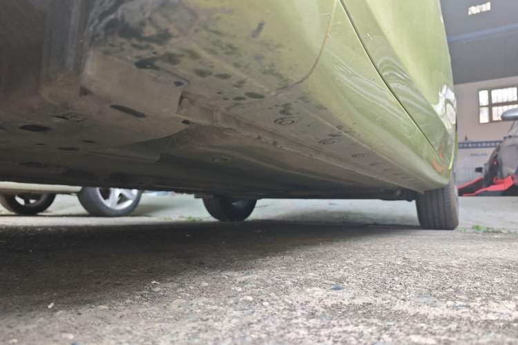 Used Nissan Tiida 2016 1.6L CVT Smart Drive Edition Left Side Sill