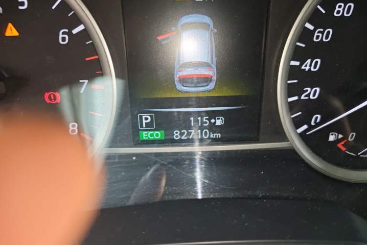 Used Nissan Tiida 2016 1.6L CVT ZhiZun Edition Odometer Close Up