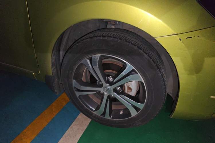 Used Nissan Tiida 2016 1.6L CVT Smart Drive Edition Right Front Wheel Hub