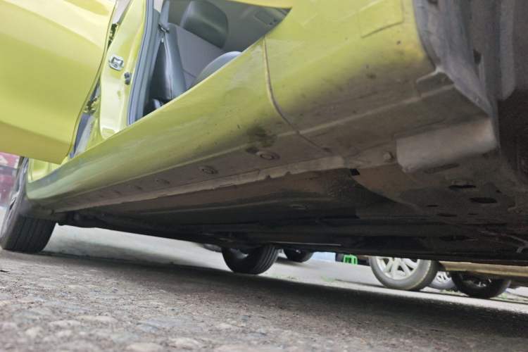 Used Nissan Tiida 2016 1.6L CVT Smart Drive Edition Right Side Sill
