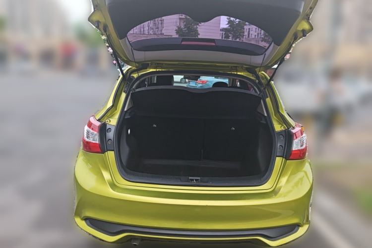 Used Nissan Tiida 2016 1.6L CVT ZhiZun Edition Trunk