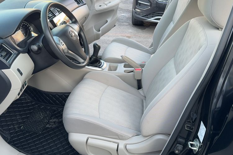 Used Nissan Tiida 2019 1.6L Manual Joyride Version China VI Standard Driver Seat