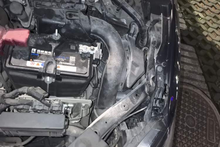 Used Nissan Tiida 2019 1.6L Manual Joyride Version China VI Standard Engine Bay Left