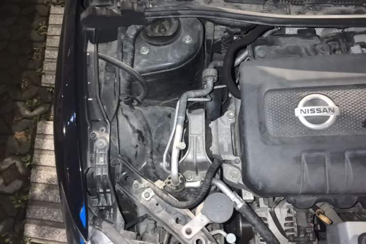 Used Nissan Tiida 2019 1.6L Manual Joyride Version China VI Standard Engine Bay Right