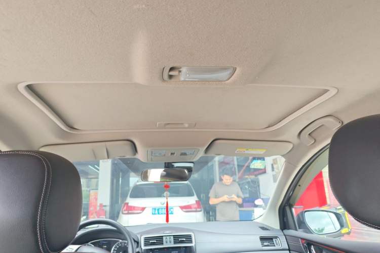 Used Nissan Tiida 2019 1.6L CVT Smart Drive Version China VI Standard Headliner