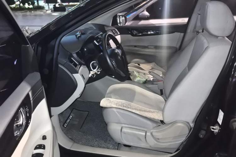 Used Nissan Tiida 2019 1.6L Manual Joyride Version China VI Standard Left Front Seat