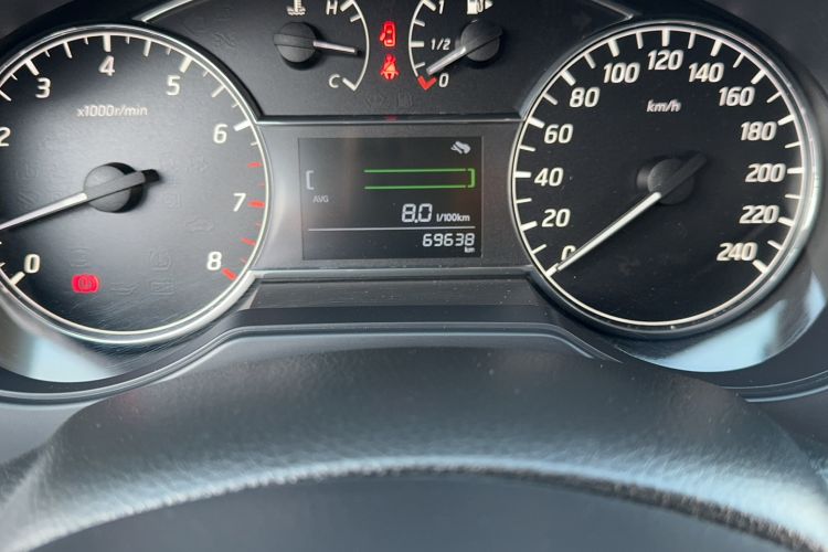 Used Nissan Tiida 2019 1.6L Manual Joyride Version China VI Standard Odometer Close Up