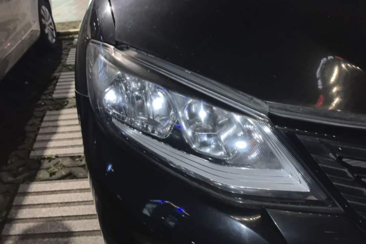 Used Nissan Tiida 2019 1.6L Manual Joyride Version China VI Standard Right Front Headlight