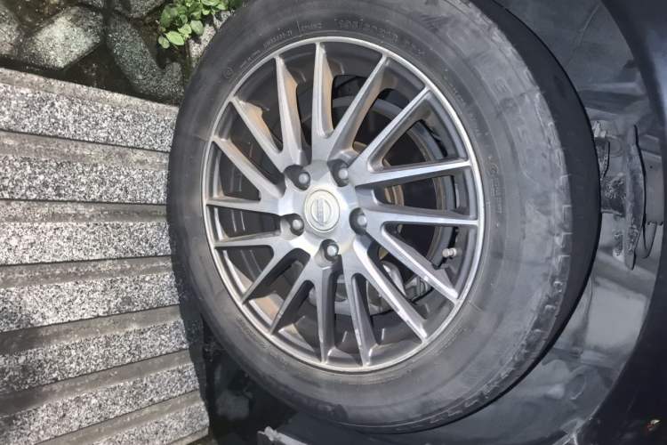 Used Nissan Tiida 2019 1.6L Manual Joyride Version China VI Standard Right Front Wheel Hub