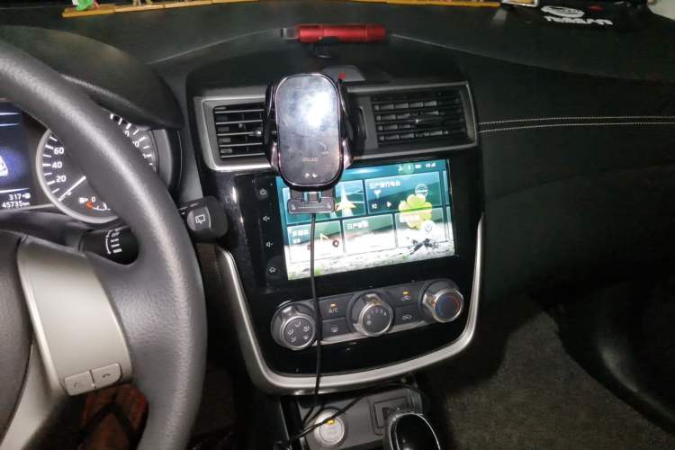 Used Nissan Tiida 2019 1.6L CVT Smart Drive Version China VI Standard Audio And AC Panel
