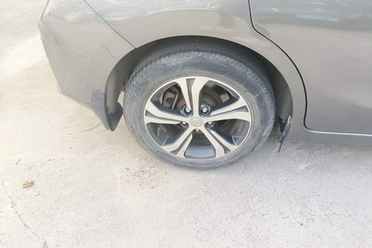 Used Nissan Tiida 2019 1.6L CVT Smart Drive Version China VI Standard Exterior 5