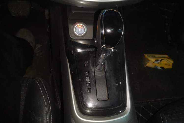 Used Nissan Tiida 2019 1.6L CVT Smart Drive Version China VI Standard Gear Lever