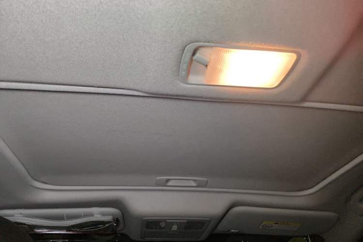 Used Nissan Tiida 2019 1.6L CVT Smart Drive Version China VI Standard Headliner