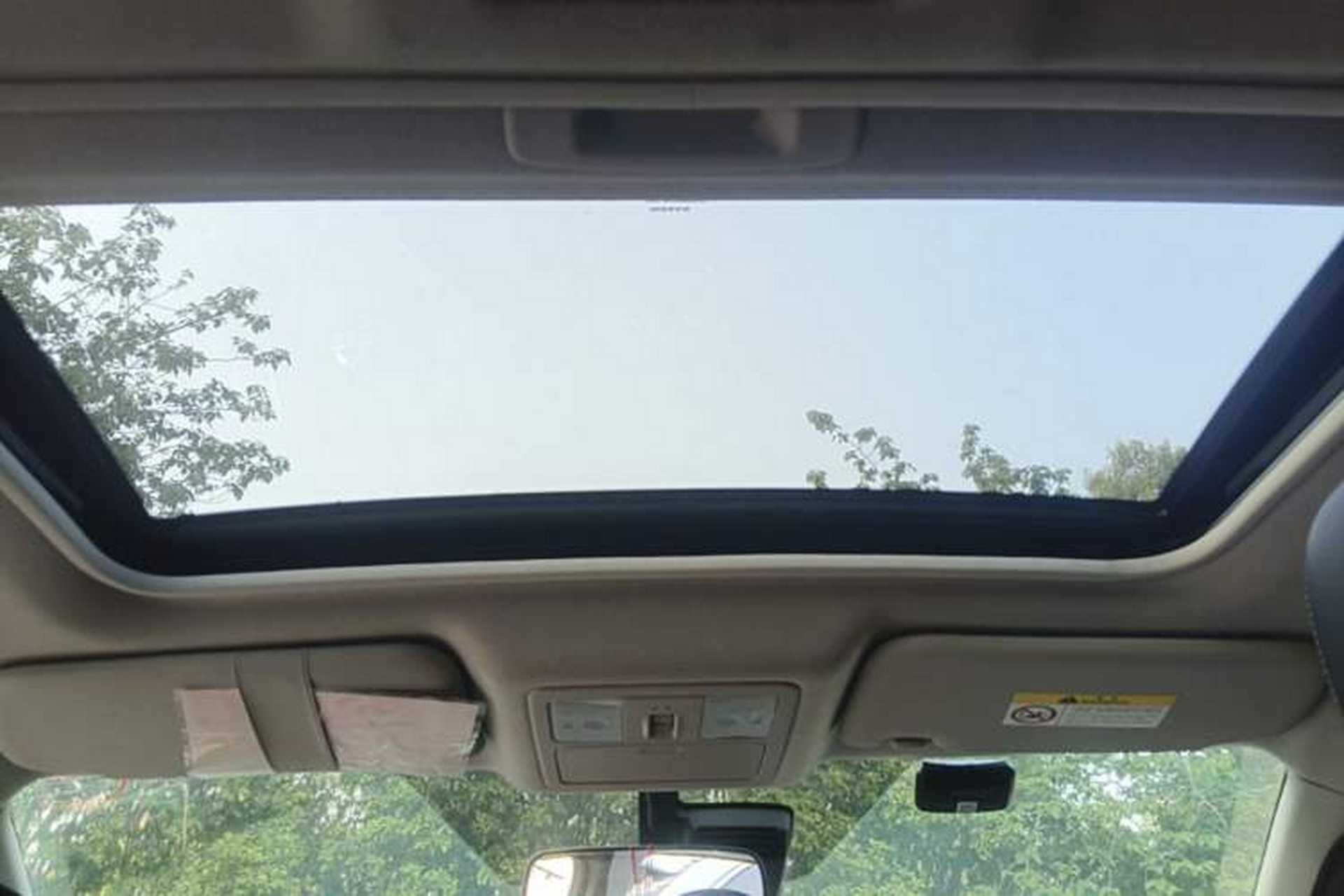 Used Nissan Tiida 2019 1.6L CVT Smart Drive Version China VI Standard Headliner