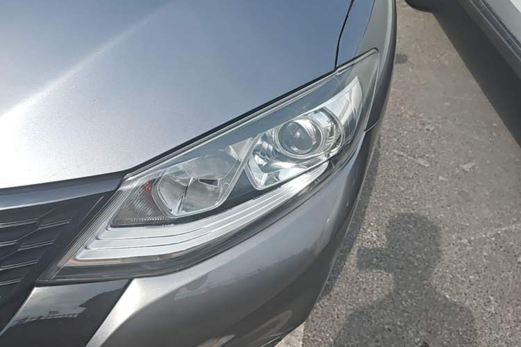 Used Nissan Tiida 2019 1.6L CVT Smart Drive Version China VI Standard Left Front Headlight