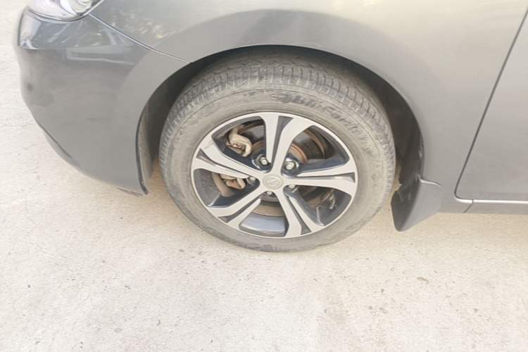Used Nissan Tiida 2019 1.6L CVT Smart Drive Version China VI Standard Left Front Wheel Hub